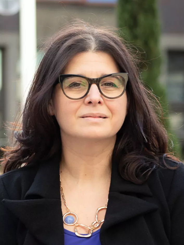 Helen Moulinos